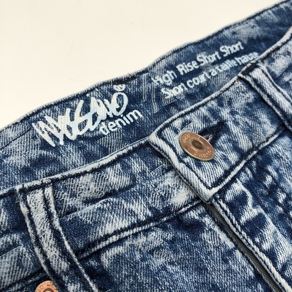 MOSSIMO Boho Mom Jeans Style Soft 80s Acid Wash Arrow High Rise Cuff Jean Shorts - Picture 2 of 12